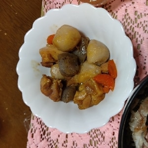 里芋とこんにゃく、鶏肉の煮もの